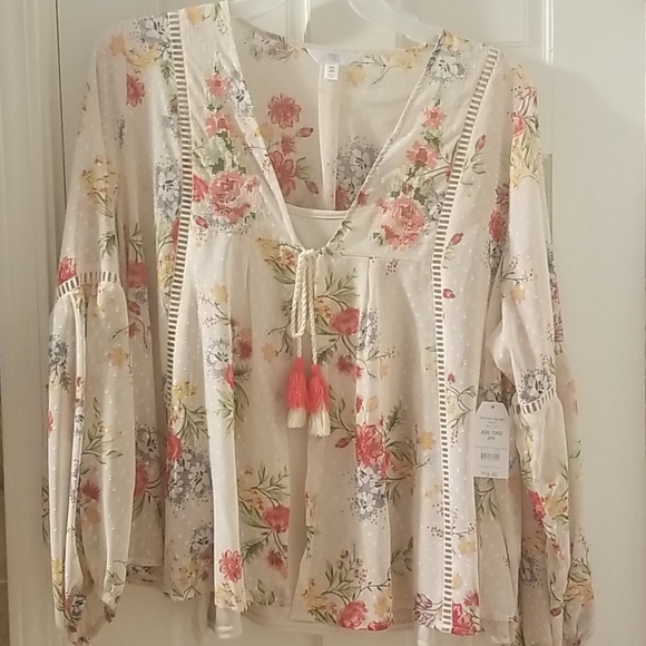 Tie front top with cami - Picture 3 of 3